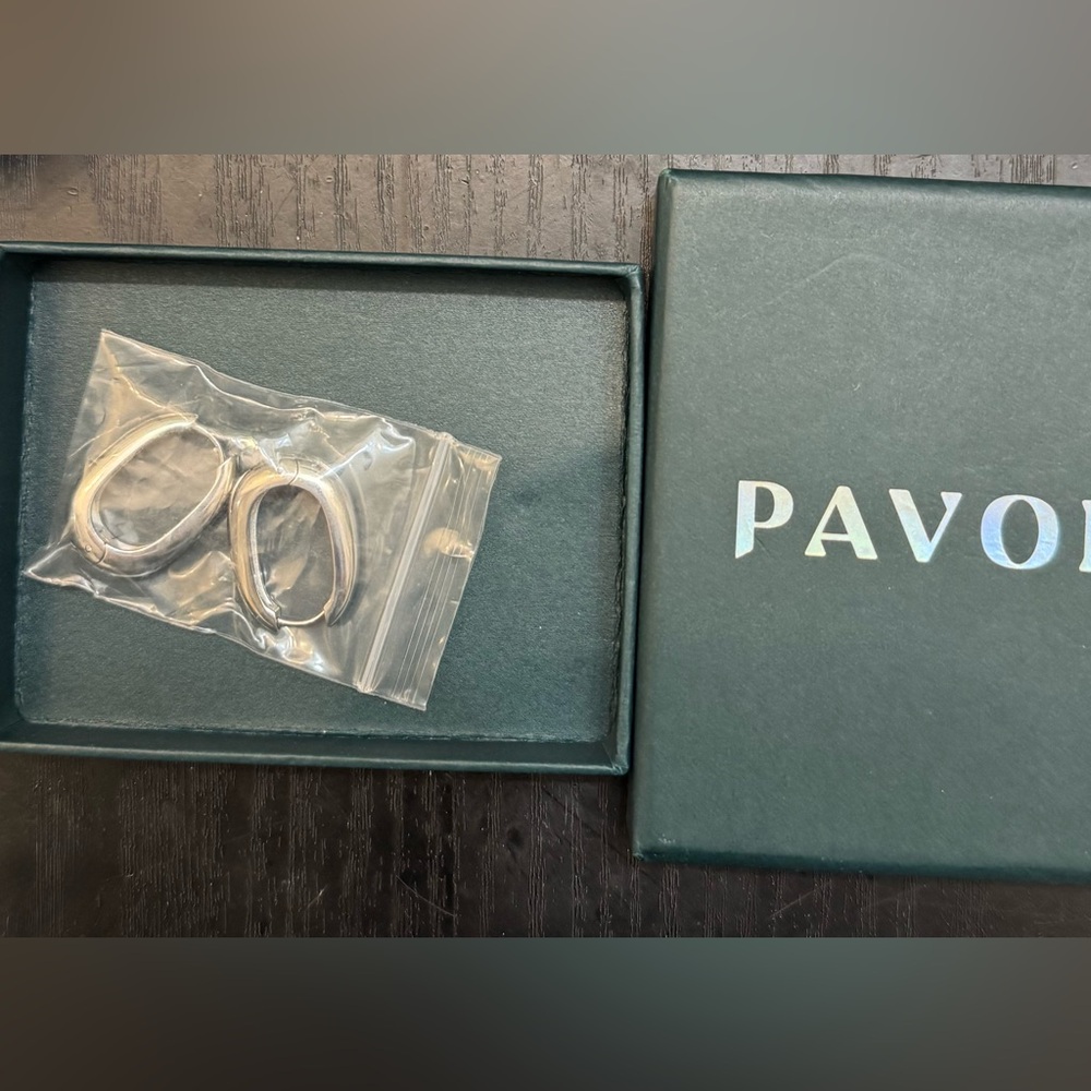 Pavoi waterproof oval shaped hoops